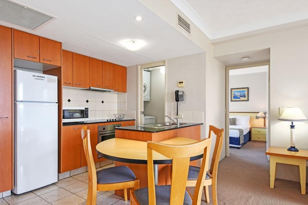 Palazzo Colonnades Aparthotel Gold Coast Exterior photo