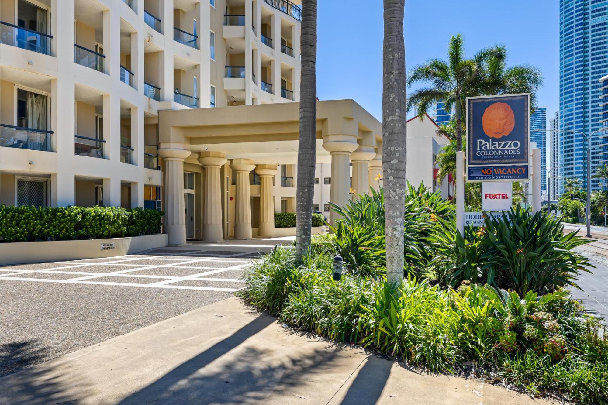 Palazzo Colonnades Aparthotel Gold Coast Exterior photo